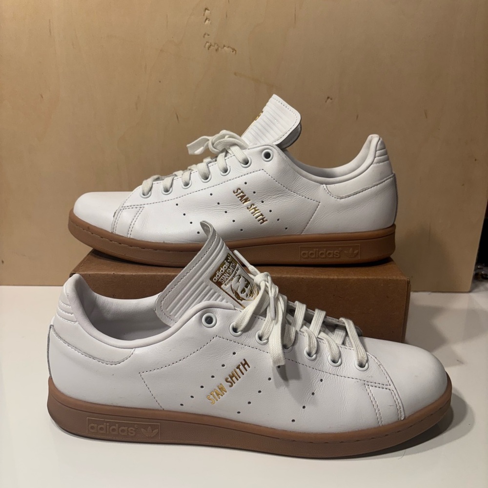 Adidas Stan Smith “Soccer Influence Pack”
White with Gum soles
Size 11